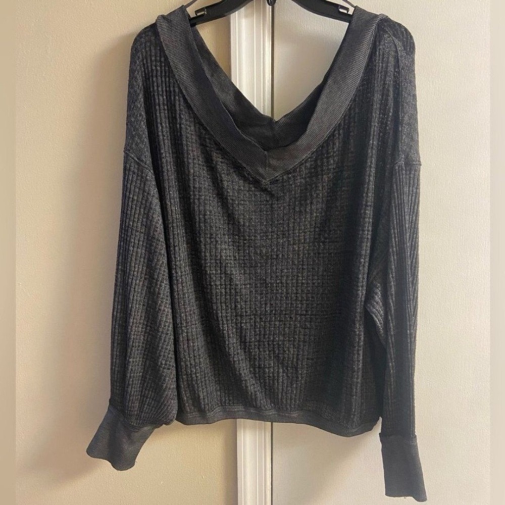 We The Free Charcoal Ribbed Knit Top v neck Medium
